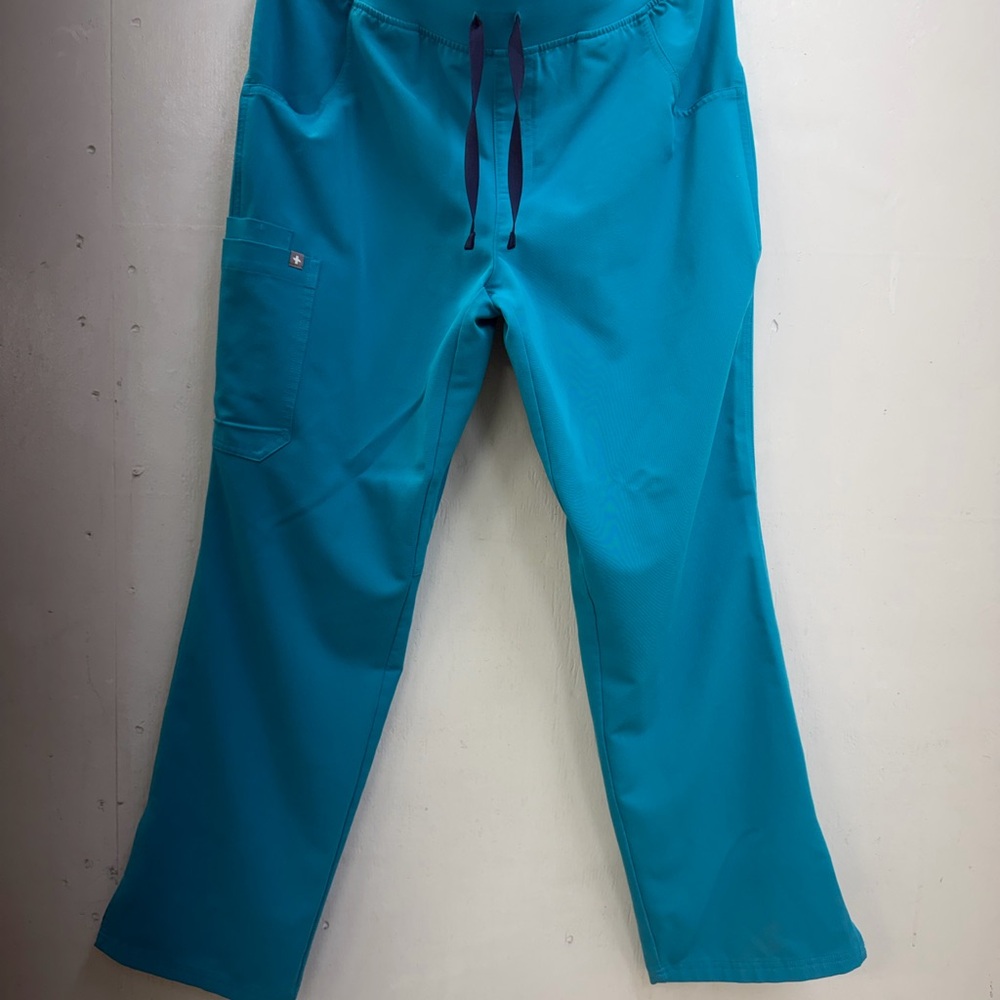 Figs Scrub Set - Large LIKE NEW - Picture 6 of 8
